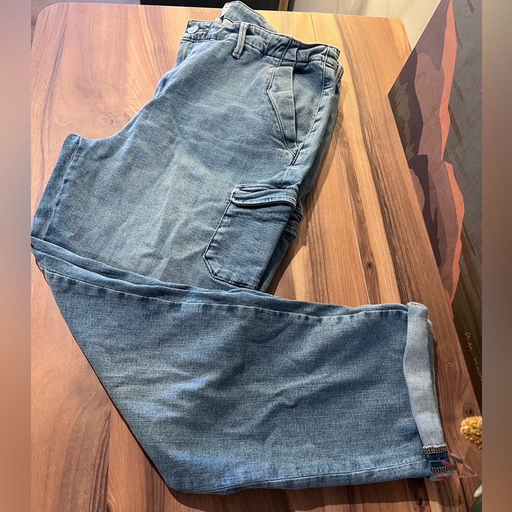 PAIGE Drew cargo pocket cuffed ankle jeans size 33